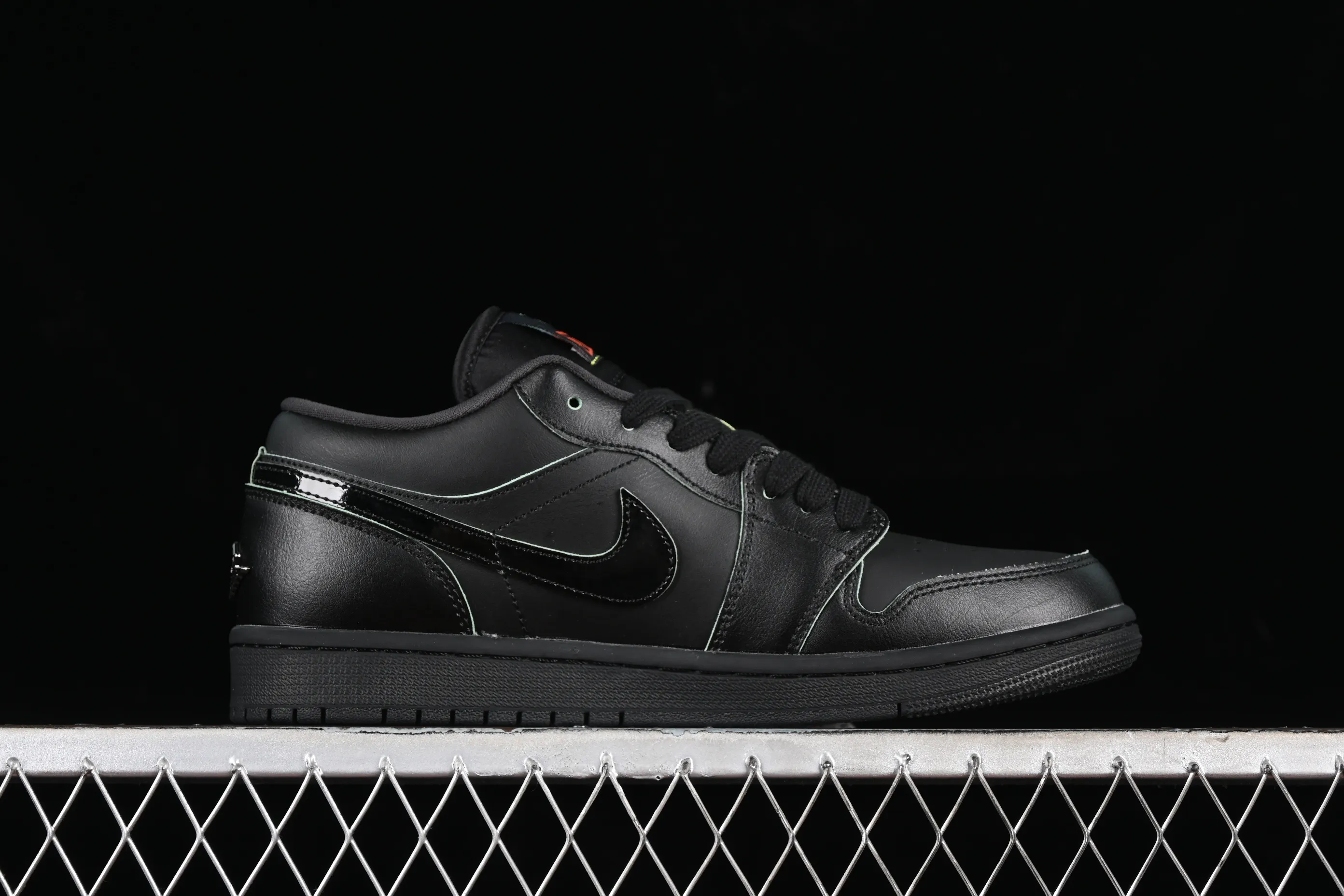 All Categories Air Jordan Jordan Series Basketball Shoes Air Jordan 1 Low Air Jordan 1 Low "Black Cat" AJ1 Joe 1 Special Edition Black Low-top Basketball Shoes HM3690-001